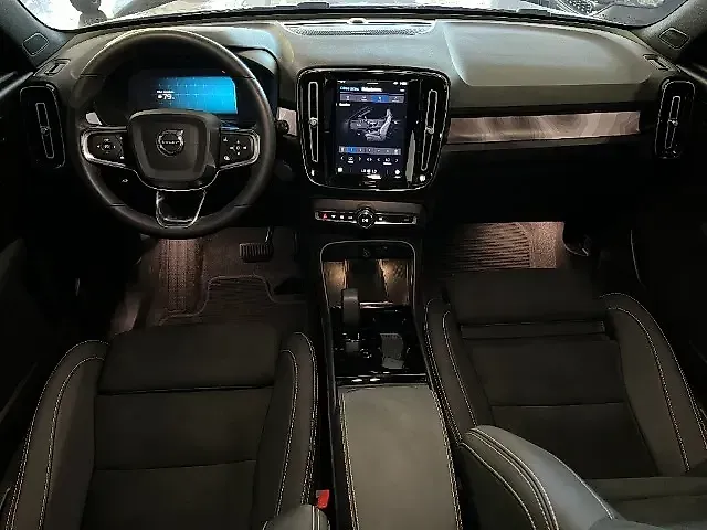 Volvo XC40 Recharge - Imagem 8