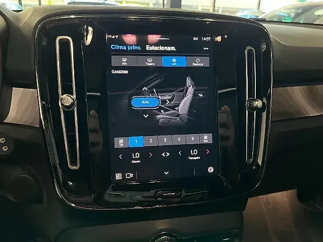 Volvo XC40 Recharge - Imagem 6