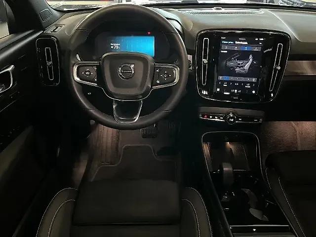 Volvo XC40 Recharge - Imagem 13