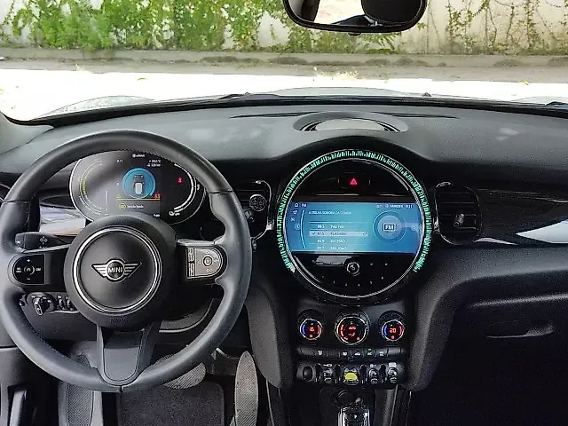 Mini Cooper SE - Imagem 11