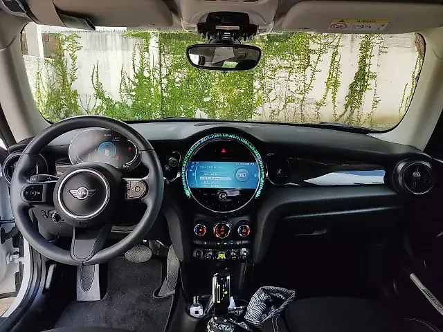 Mini Cooper SE - Imagem 13