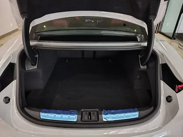 Porsche Taycan - Imagem 7