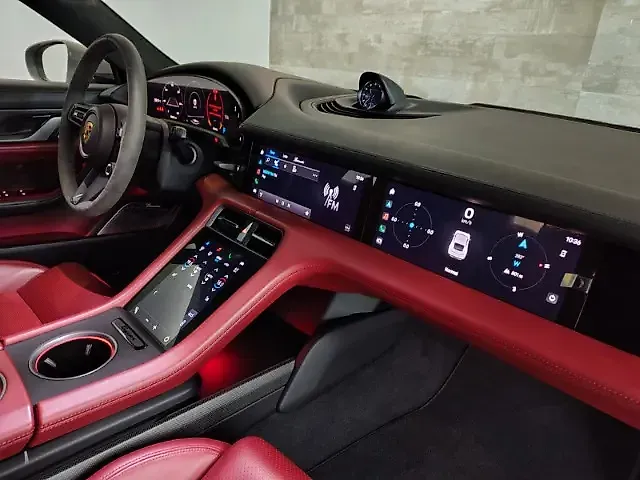 Porsche Taycan - Imagem 17
