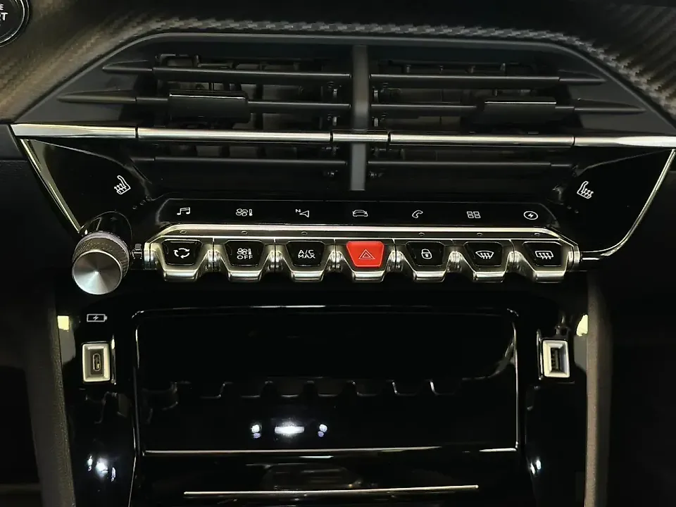 Peugeot E-2008 - Imagem 13