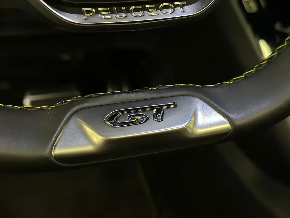 Peugeot E-2008 - Imagem 12