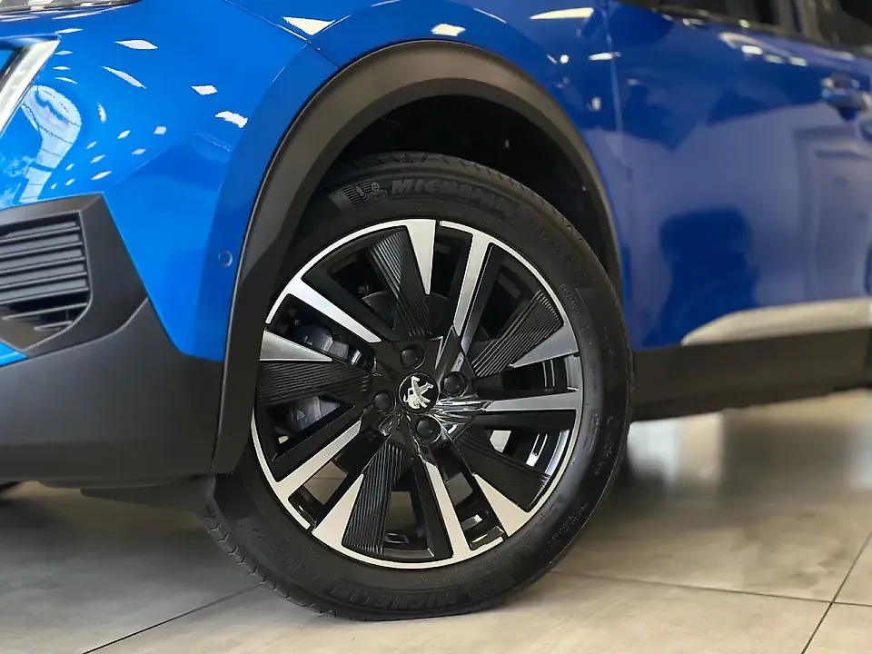 Peugeot E-2008 - Imagem 19