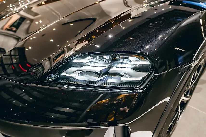 Porsche Taycan - Imagem 15