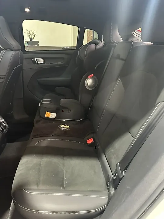 Volvo C40 Recharge - Imagem 13
