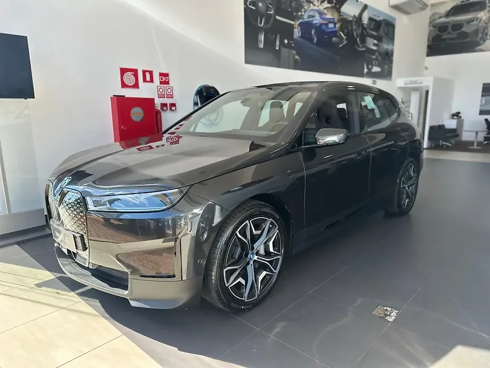 BMW Ix - Imagem 1