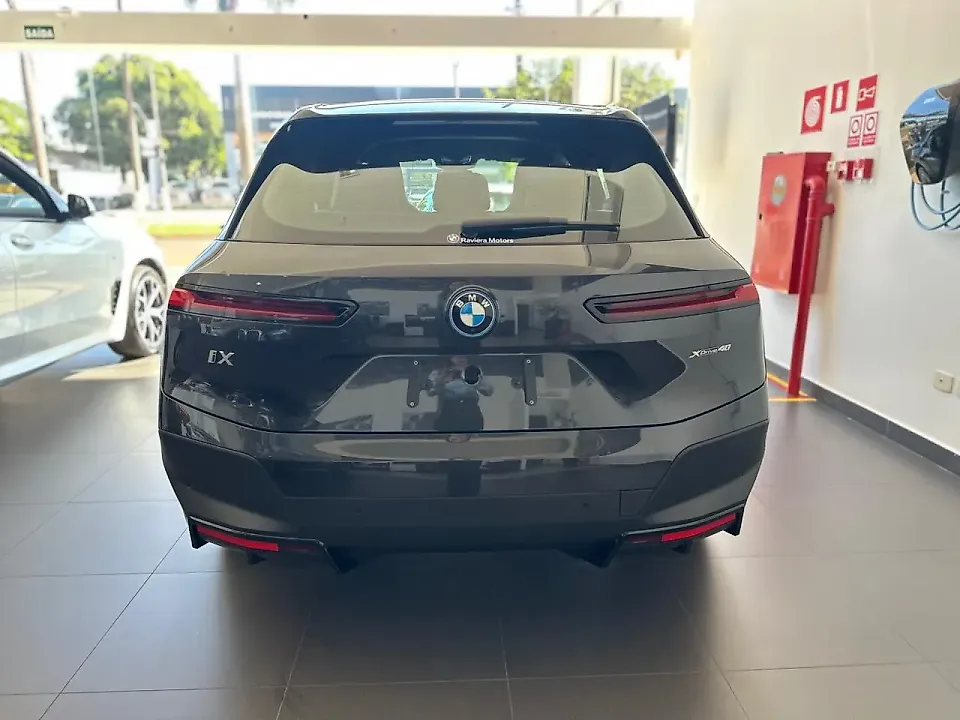 BMW Ix - Imagem 5