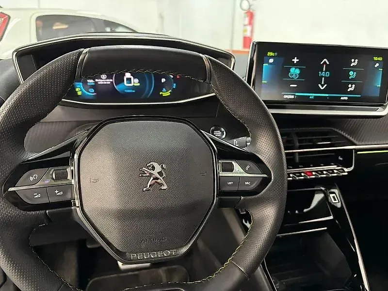 Peugeot E-2008 - Imagem 10