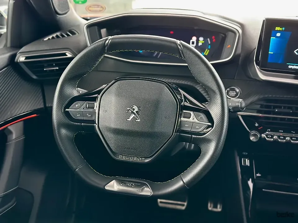 Peugeot E-2008 - Imagem 13