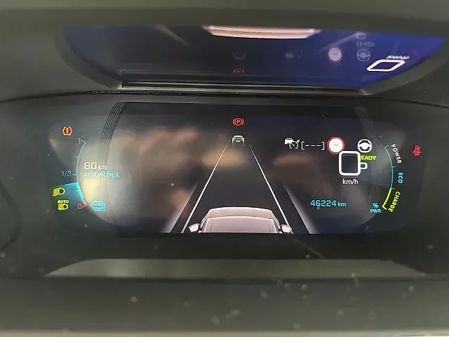 Peugeot E-2008 - Imagem 10