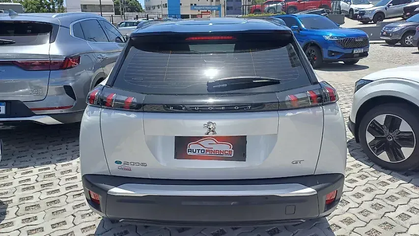 Peugeot E-2008 - Imagem 6