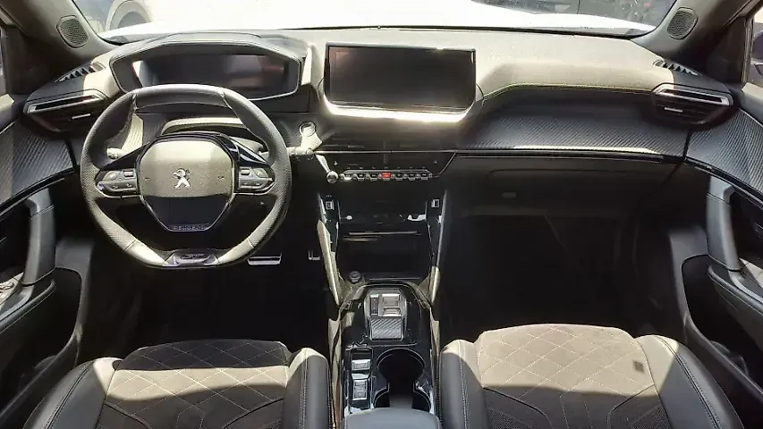 Peugeot E-2008 - Imagem 12