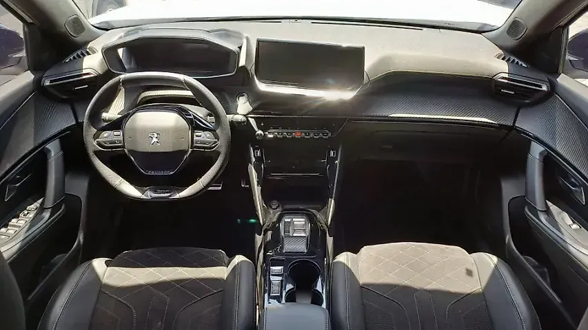 Peugeot E-2008 - Imagem 13