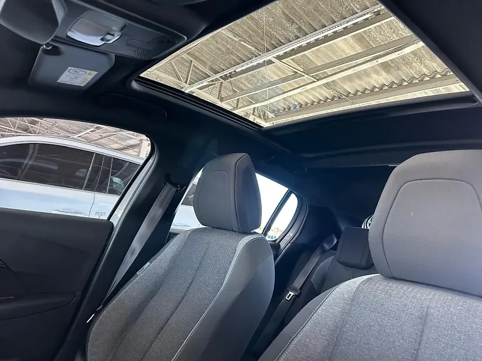 Peugeot E-208 - Imagem 10