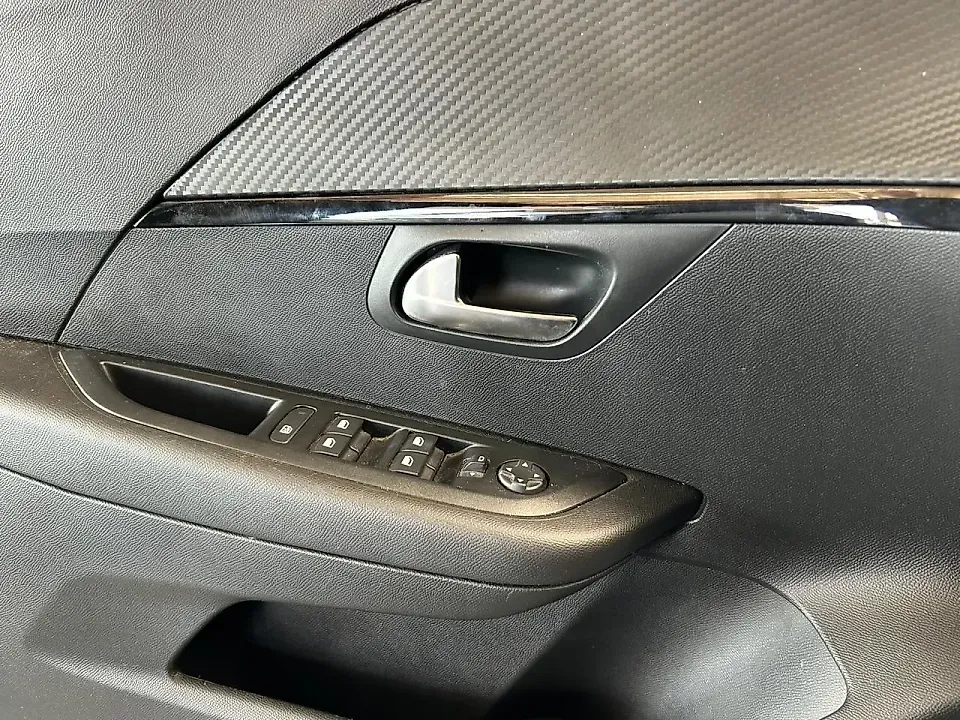 Peugeot E-208 - Imagem 7