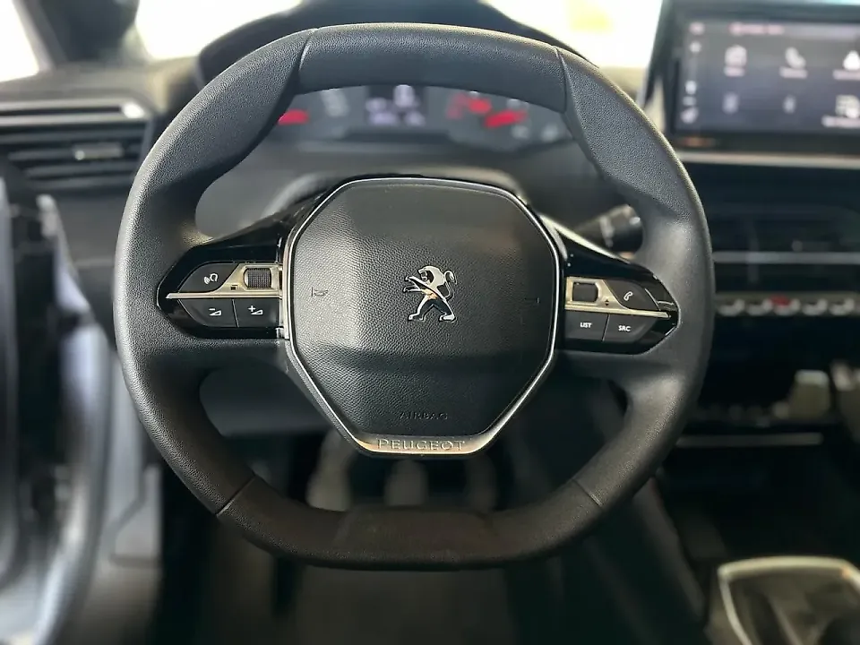 Peugeot E-208 - Imagem 14