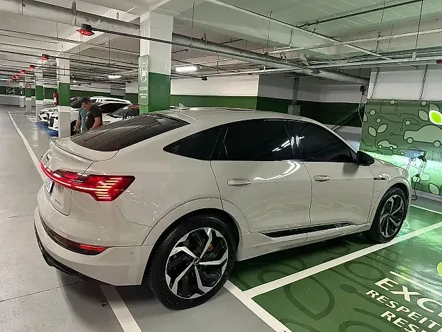 Audi E-tron Sportback - Imagem 6