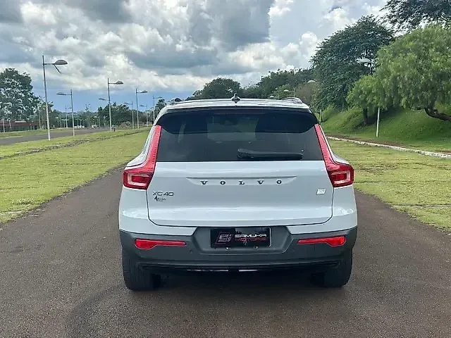 Volvo XC40 Recharge - Imagem 5
