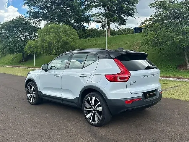 Volvo XC40 Recharge - Imagem 4