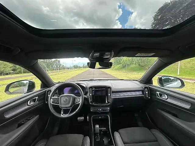 Volvo XC40 Recharge - Imagem 10