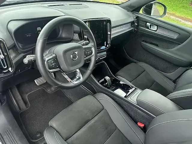 Volvo XC40 Recharge - Imagem 8