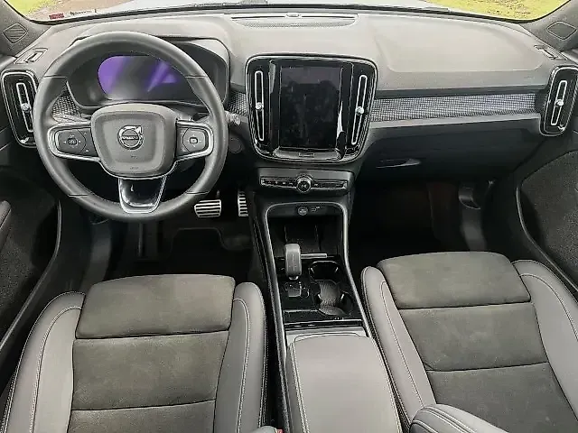Volvo XC40 Recharge - Imagem 9