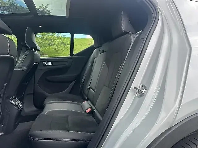 Volvo XC40 Recharge - Imagem 13