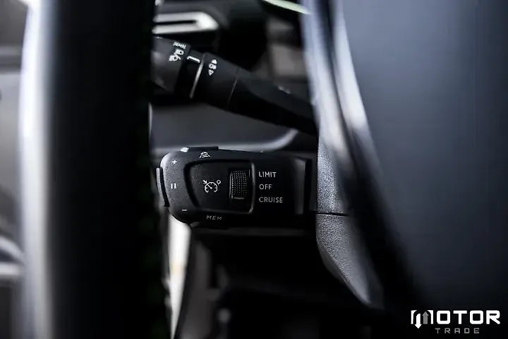 Peugeot E-2008 - Imagem 6