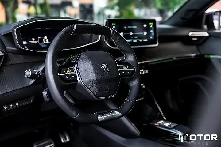 Peugeot E-2008 - Imagem 18