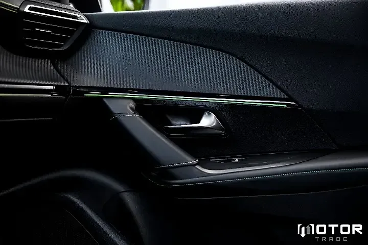 Peugeot E-2008 - Imagem 15