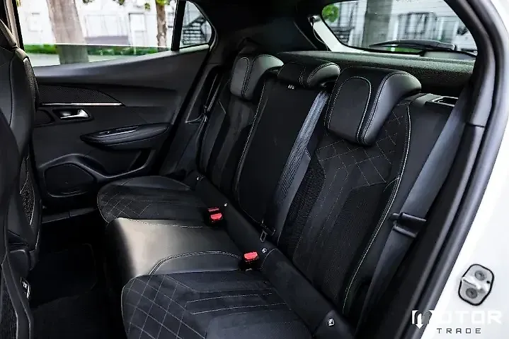 Peugeot E-2008 - Imagem 20