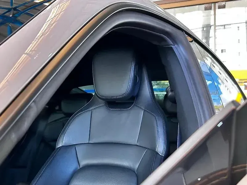 Porsche Taycan - Imagem 10