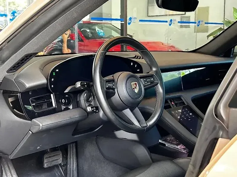 Porsche Taycan - Imagem 9