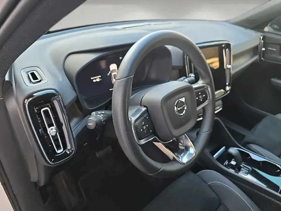 Volvo XC40 Recharge - Imagem 8