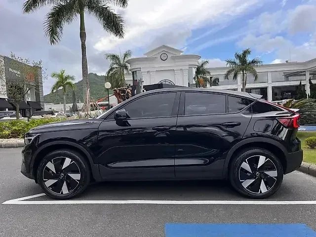 Volvo C40 Recharge - Imagem 2