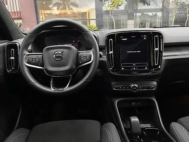 Volvo C40 Recharge - Imagem 12