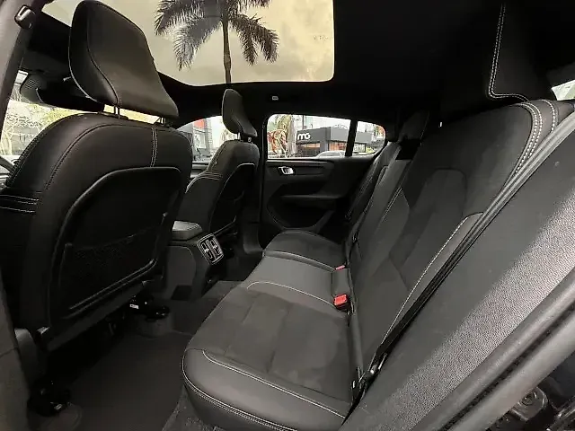 Volvo C40 Recharge - Imagem 15