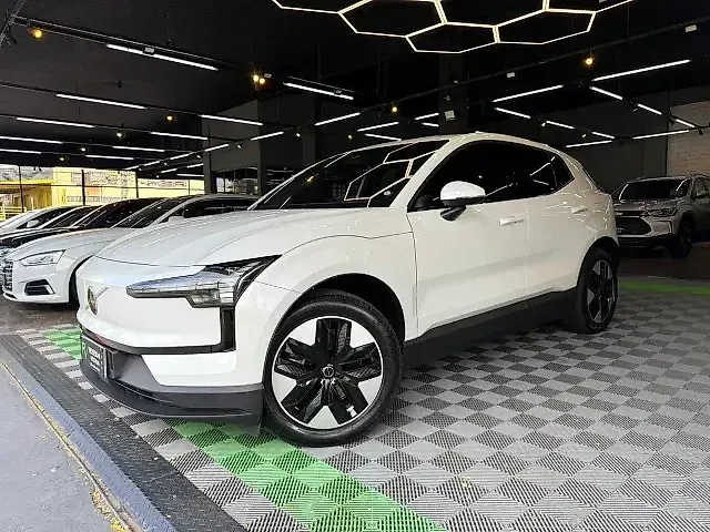 Volvo EX30 - Imagem 1