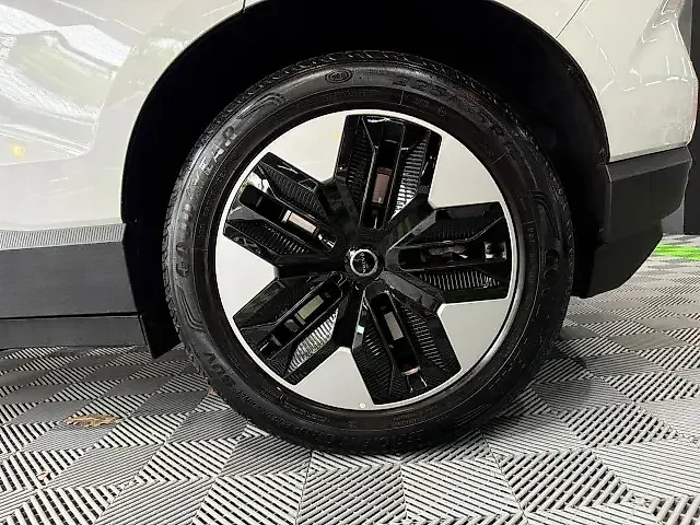 Volvo EX30 - Imagem 18