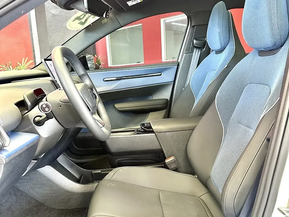 Volvo EX30 - Imagem 13