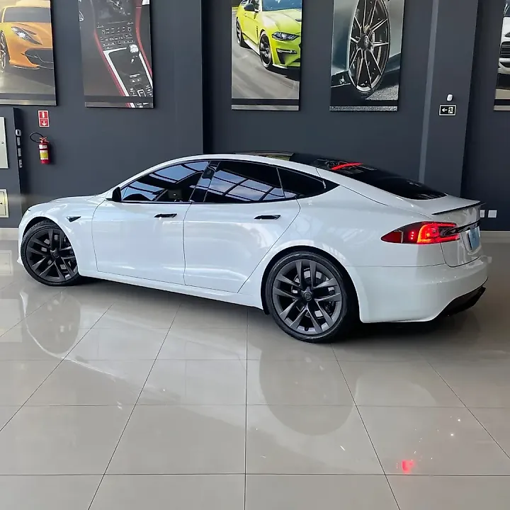Tesla Model S - Imagem 6