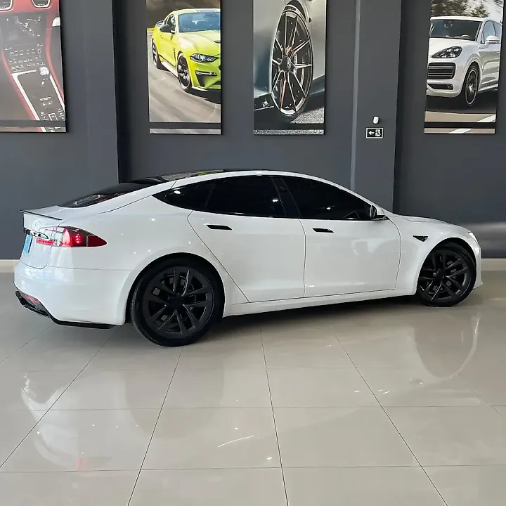Tesla Model S - Imagem 8