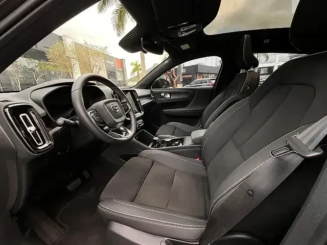 Volvo C40 Recharge - Imagem 13