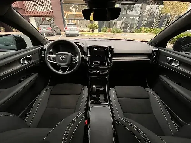 Volvo C40 Recharge - Imagem 14