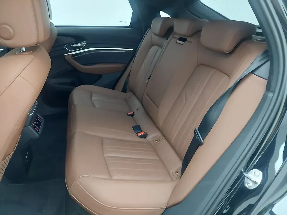 Audi E-tron Sportback - Imagem 17