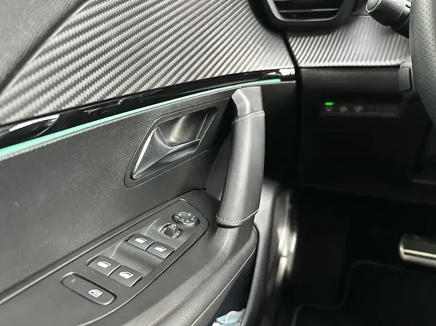 Peugeot E-2008 - Imagem 10