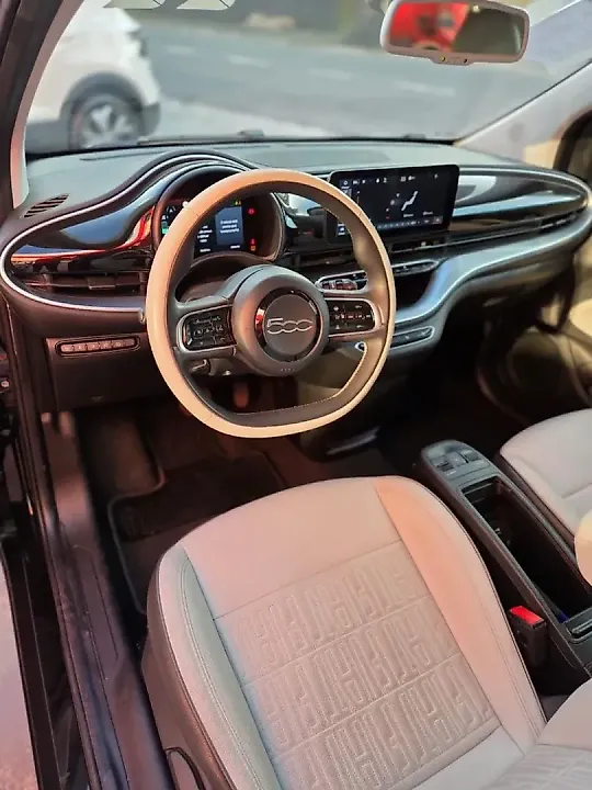 Fiat 500e - Imagem 9